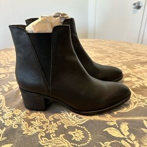 Avellini heel bootie